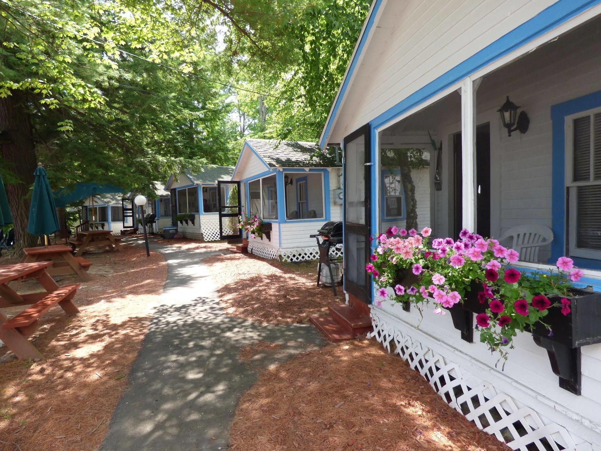 Weirs Beach Motel & Cottages Exterior foto